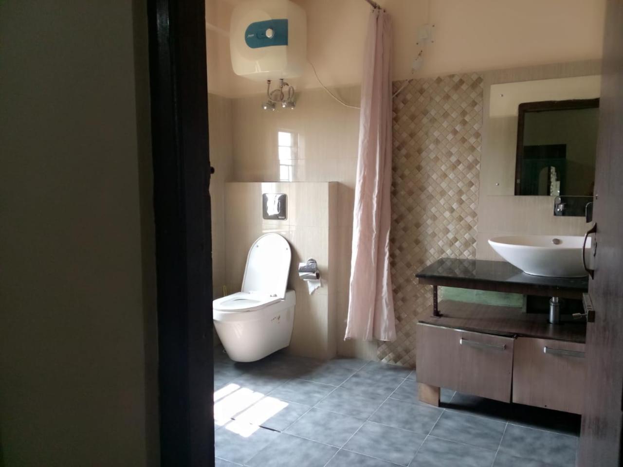 Abode Me Me Ai Haven 호텔 체라푼지 외부 사진