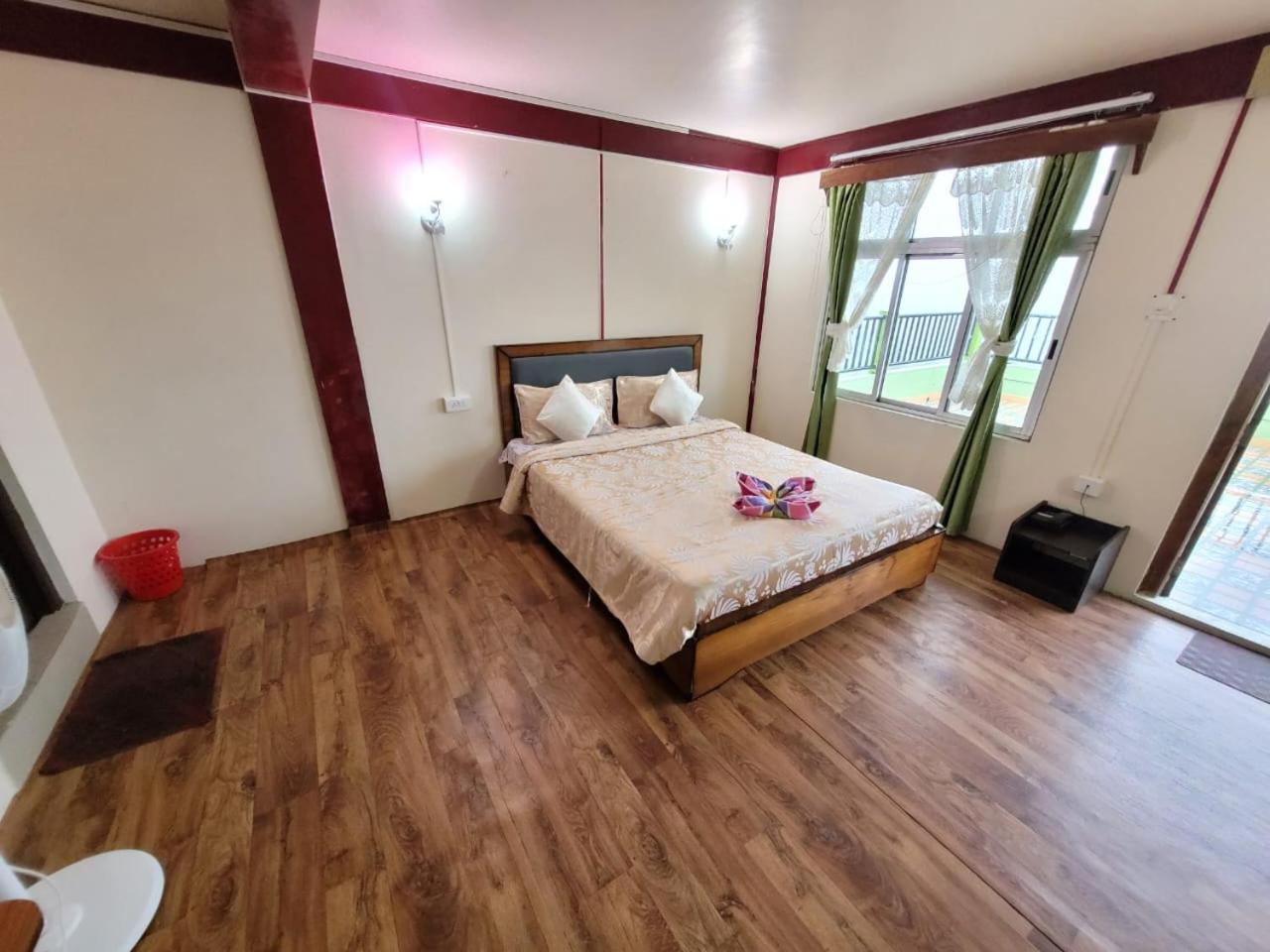Abode Me Me Ai Haven 호텔 체라푼지 외부 사진