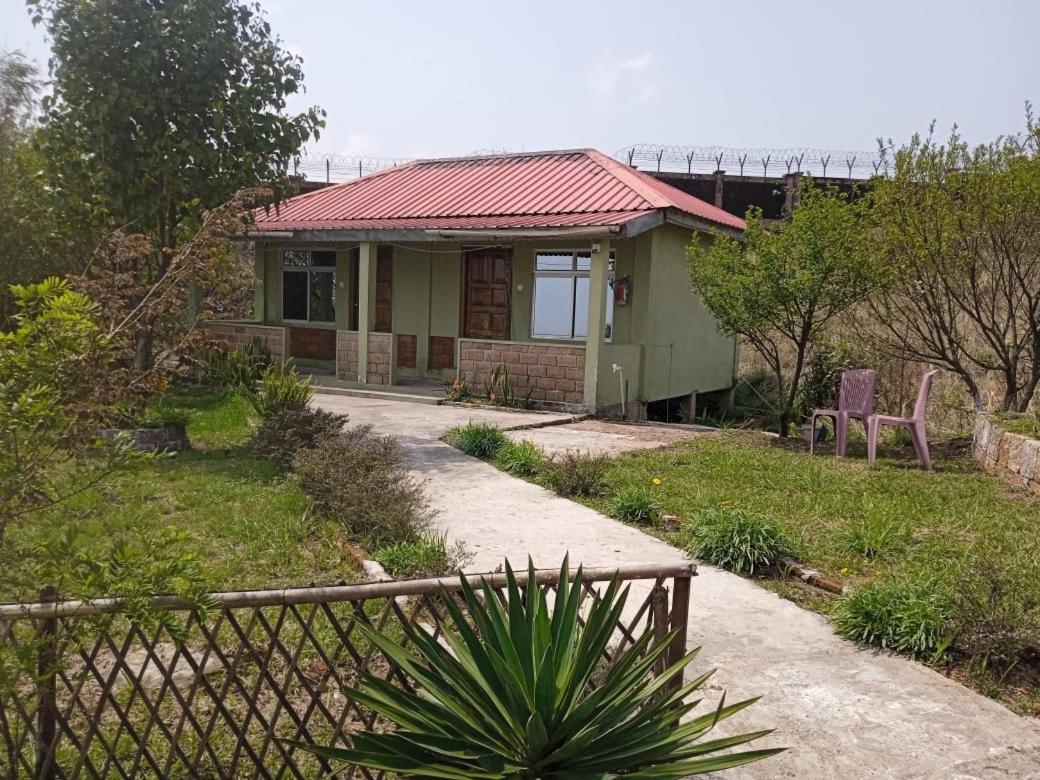Abode Me Me Ai Haven 호텔 체라푼지 외부 사진